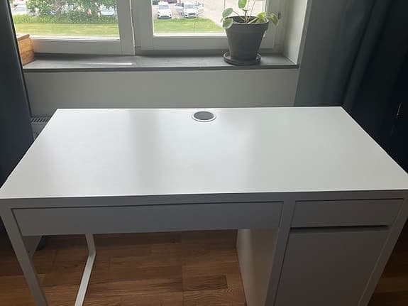 IKEA MICKE Skrivbord, nyskick