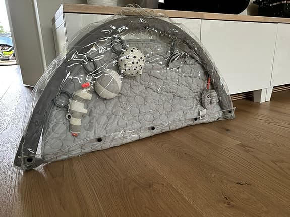 Done by Deer babygym lekmattan grå