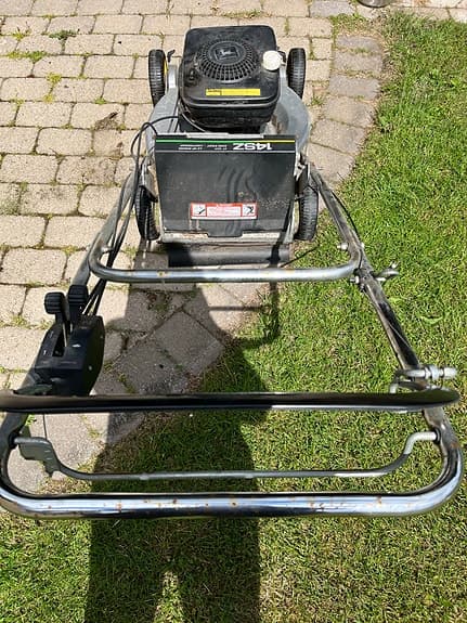 John Deere gräsklippare med drivning Startgaranti