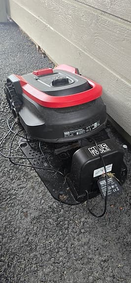 Meec Tools robotgräsklippare röd/svart 300m²