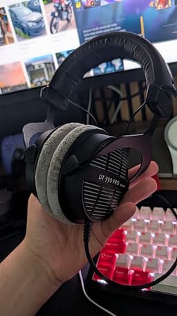 Beyerdynamic DT 990 Pro 250 Ohm hörlurar over-ear svart