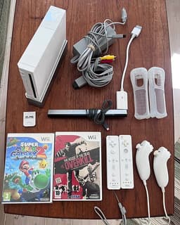 Nintendo Wii med 2 kontroller, HDMI adapter och 2 spel