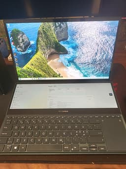 Asus ZenBook Duo 15,6" laptop med RTX 3070 och 32 GB RAM
