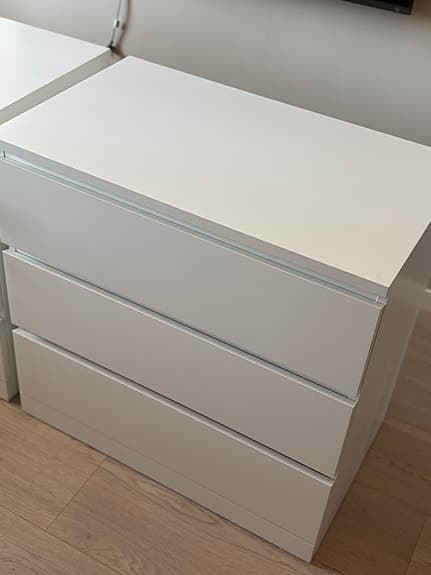 Helt ny Malm byrå 3 lådor