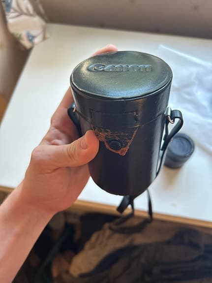 Två objektiv och ett objektivcase