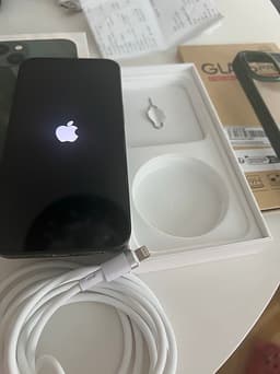 Apple iPhone 13 mobil 128 GB grön som ny