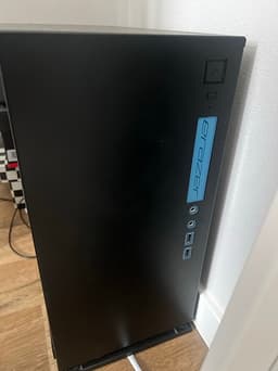 Median erazer med RTX 3050 8gb - i5 12400f med 180hz skärm