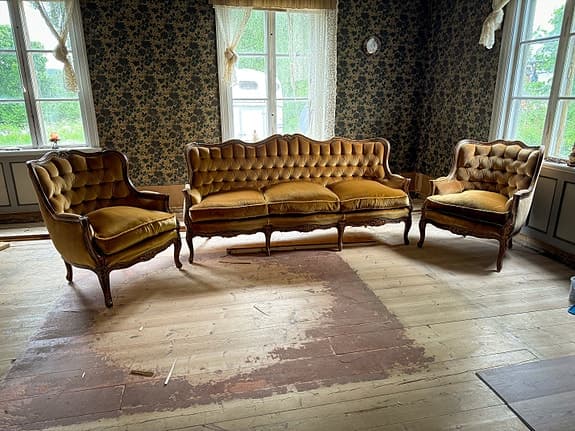 Äldre soffgrupp i rokoko-stil