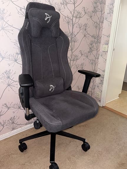 Gaming stol, nyskick  (Arozzi Vernazza Soft Fabric gamingstol), ord. Pris 4249