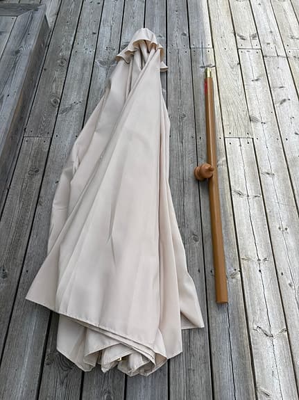 Beige parasoll med trästång 300 cm Nytt oanvänt!