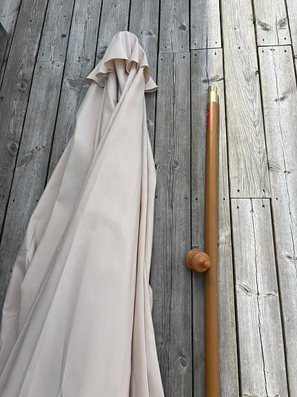 Beige parasoll med trästång 300 cm Nytt oanvänt!