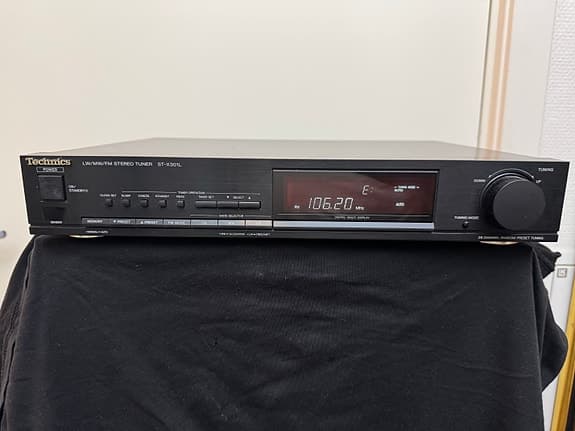 Technics ST-X301L Stereo Tuner