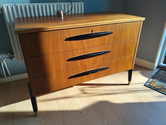 Vintage byrå i teak, bröderna Gustafsson, eventuellt med leverans
