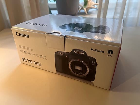 Canon 90d + Canon EFS 17-55 mm optik