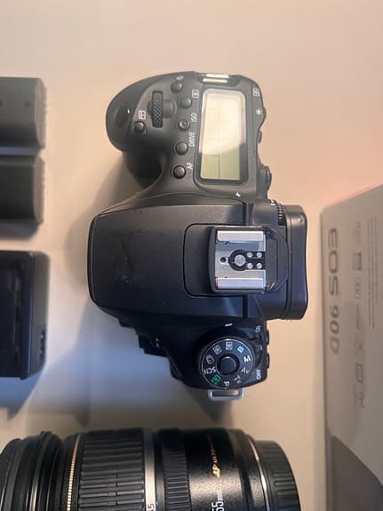 Canon 90d + Canon EFS 17-55 mm optik