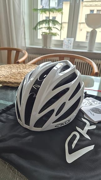 Ekoi Corsa Light cykelhjälm S/M vit