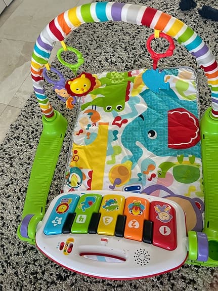 Fisher-Price babygym med piano och lekbåge