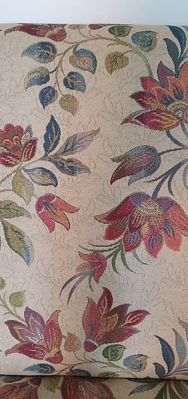 Bröderna Anderssons - blommig tvåsitssoffa