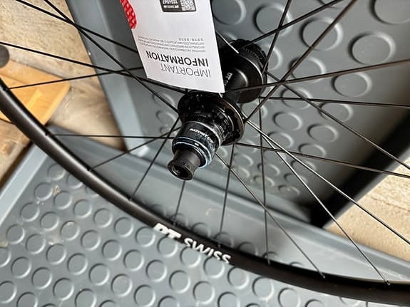 HJULSET: Nya DT Swiss ER 1400 28"/700C (HG-L+XDR)