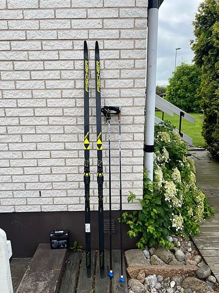 Fischer RCS Classic 812 Plus längdskidor 207 cm. Stavar swix triac 3.0
