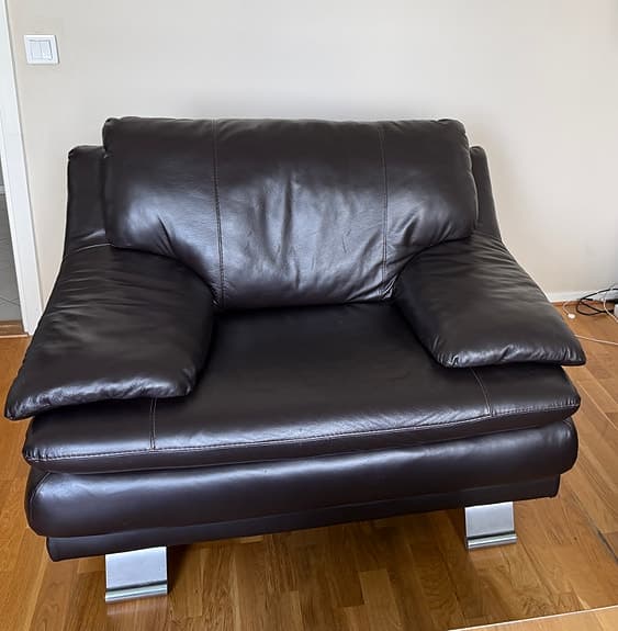2-sits soffa och fåtölj i 100% äkta läder – Som nya!