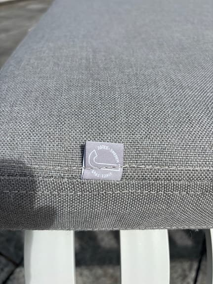Jotex NERJA solsäng vit med grå dyna