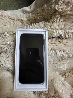 Apple iPhone 11 mobiltelefon 64 GB svart