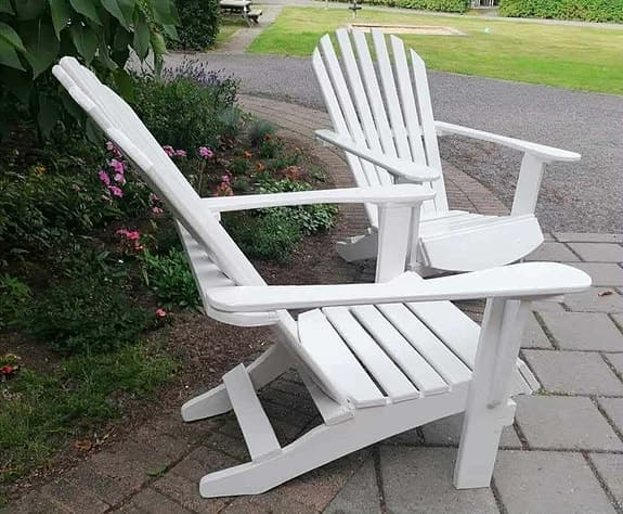 Adirondack fåtöljer i egen design, eventuellt med leverans