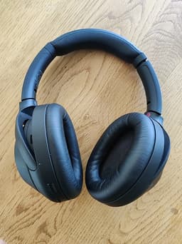 Trådlösa hörlurar SONY WH-1000XM4