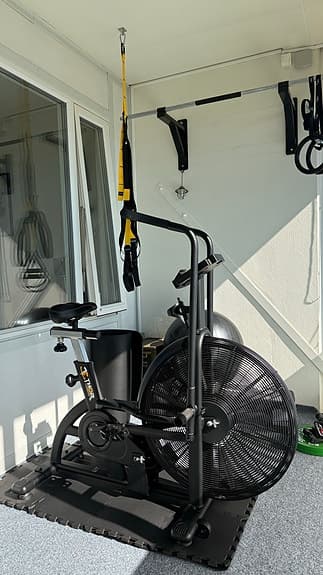 Säljer en stabil och rejäl Thor Airbike (motionscykel) i absolut toppskick.