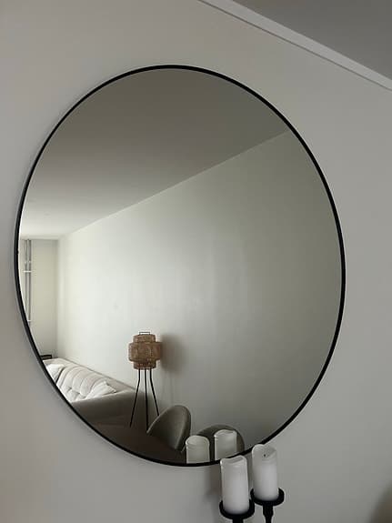 IKEA rund spegel med svart ram