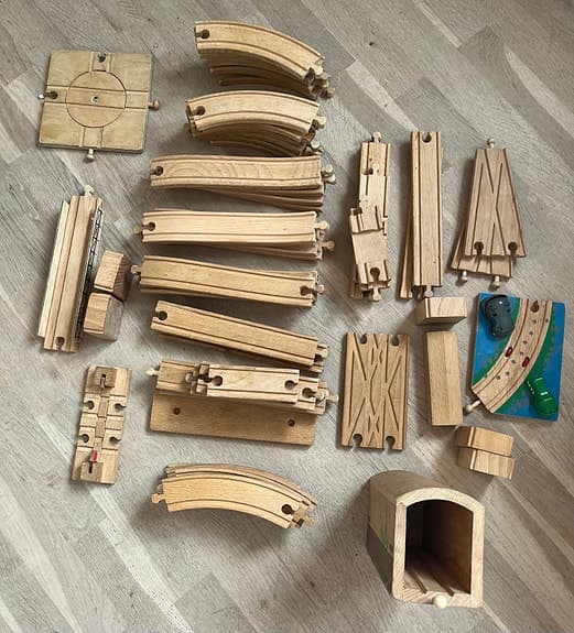 BRIO trätågsräls och tunnlar