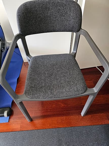 IKEA stol med armstöd grå