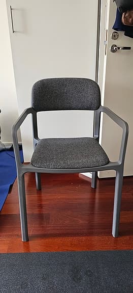 IKEA stol med armstöd grå