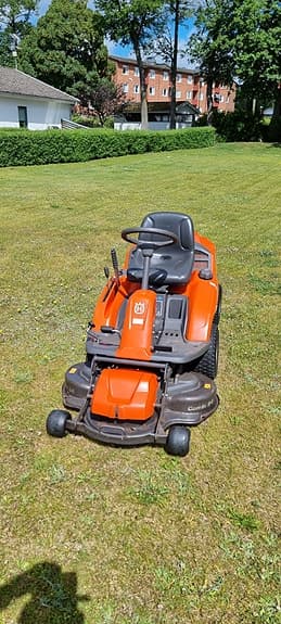 Husqvarna åkgräsklippare orange