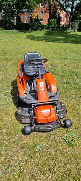 Husqvarna åkgräsklippare orange