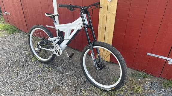Intense M3 DH Cykel / Downhillcykel