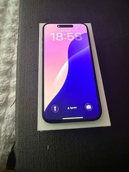 Apple iPhone 15 128 GB svart