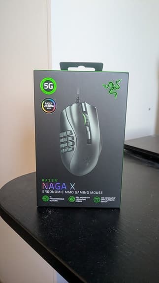 Razer Naga X gamingmus med kabel