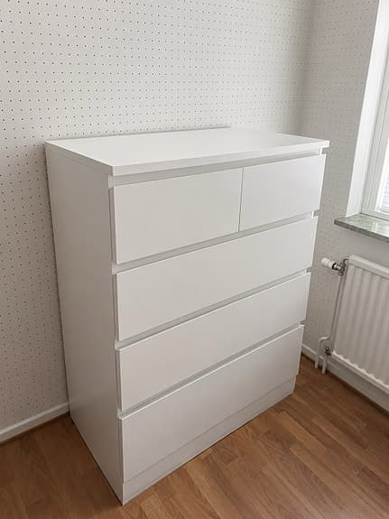 IKEA byrå vit med flera lådor