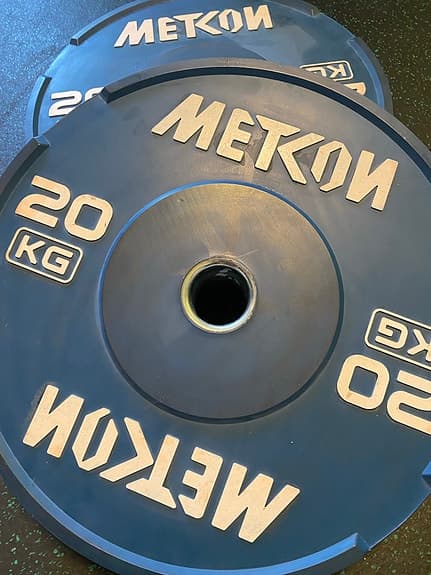 Metkon Olympisk skivstång 15 kg + bumpervikter 5–25 kg