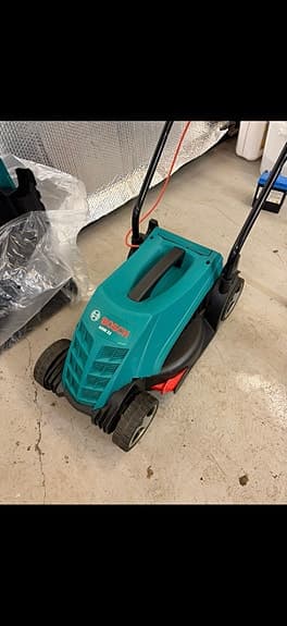 Bosch ARM 34 elgräsklippare grön