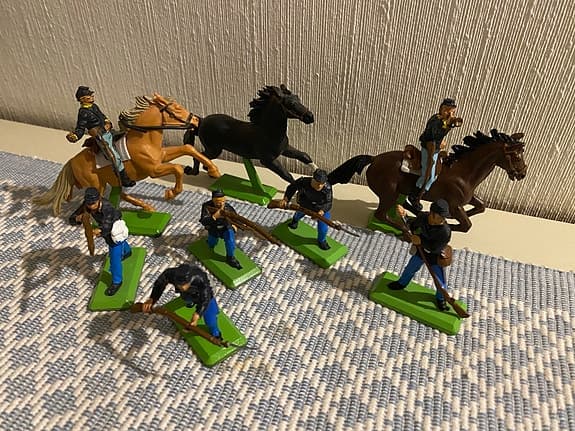 Krigs- indian och cowboyfigurer, Britains Deetail Ltd.