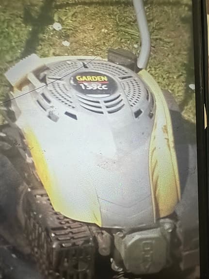 Hornetex och Garden bensindrivna gräsklippare