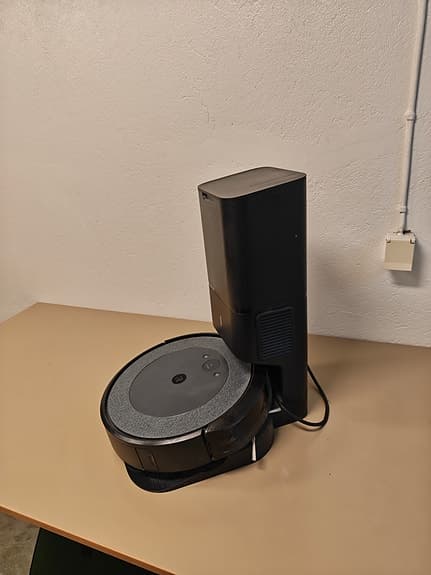 iRobot robotdammsugare med självtömmande laddstation