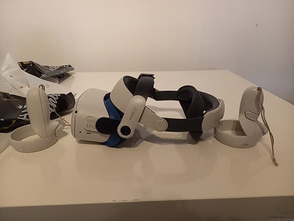 Meta Quest 2 + BOBOVR Elite Strap + Uppgraderad Face Mask