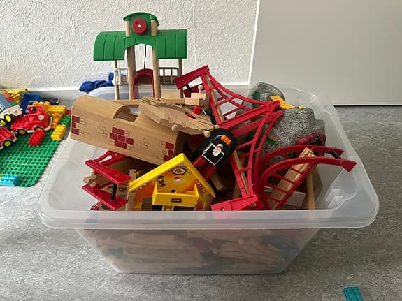 BRIO trätåg och tågbana