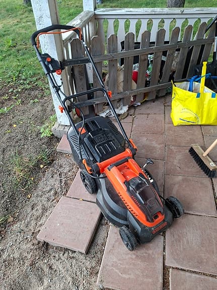 Black & Decker gräsklippare orange/svart