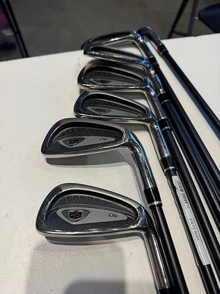 Wilson Staff Ci6 järnset 4–P Förlåtande premiumset med ProForce V2 Regular-skaft