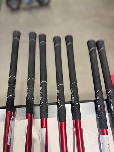 Wilson Staff Ci6 järnset 4–P Förlåtande premiumset med ProForce V2 Regular-skaft